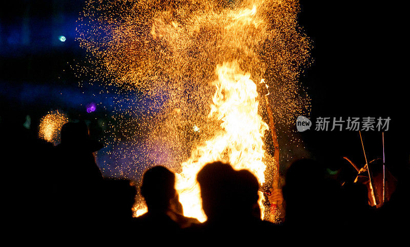 加泰罗尼亚Correfoc -街道上的传统烟花节